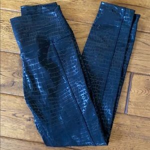 PINK ultimate leggings. Snake skin. Xsmall NWT